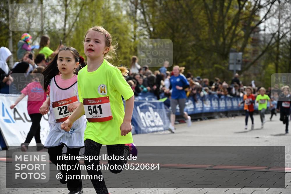 12.04.2026 - 45. Internationalen Wilhelmsburger Insellauf J. Mangold http://msf.ph/oto/9520684 12.04.2026 14:09:37 Ziel 25, 1066, 209, 915, 221, 541, 1501, 249, 1059, 1516, 94 meine-sportfotos.de