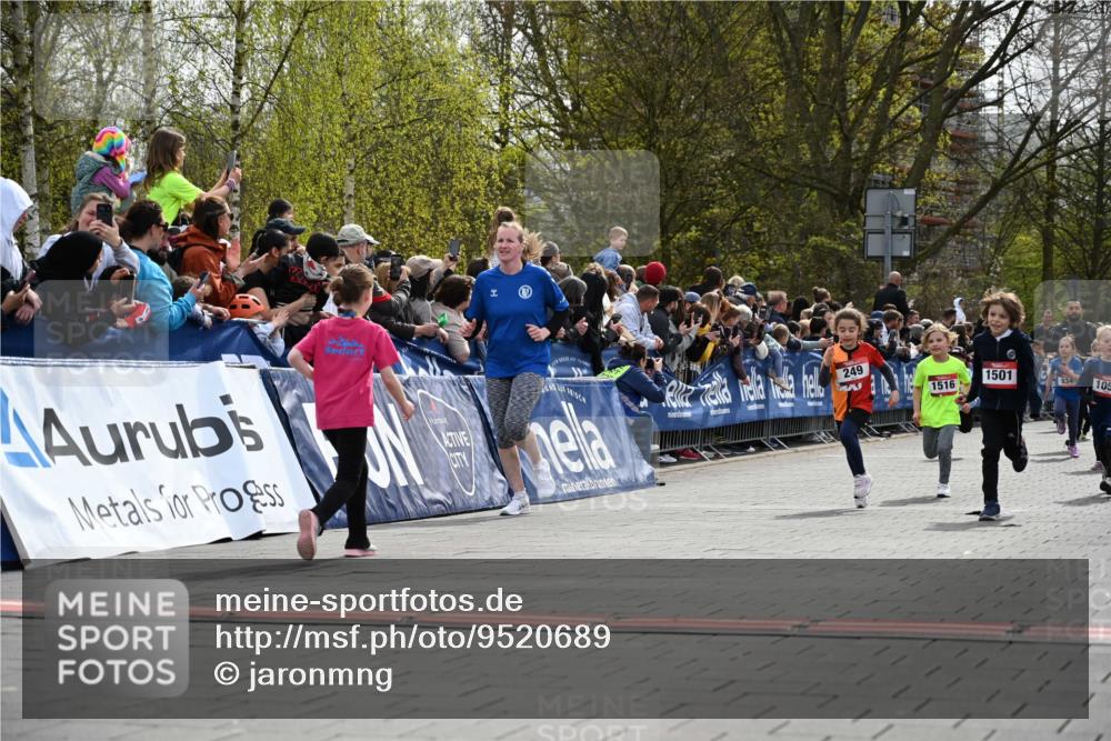 12.04.2026 - 45. Internationalen Wilhelmsburger Insellauf J. Mangold http://msf.ph/oto/9520689 12.04.2026 14:09:38 Ziel 25, 1066, 209, 915, 221, 541, 1501, 249, 1059, 1516, 94, 921, 251, 945 meine-sportfotos.de