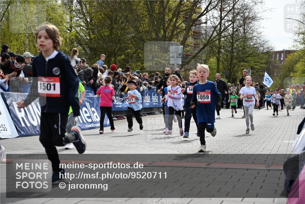 12.04.2026 - 45. Internationalen Wilhelmsburger Insellauf J. Mangold http://msf.ph/oto/9520711 12.04.2026 14:09:40 Ziel 541, 1501, 249, 1059, 1516, 94, 921, 251, 945, 934 meine-sportfotos.de