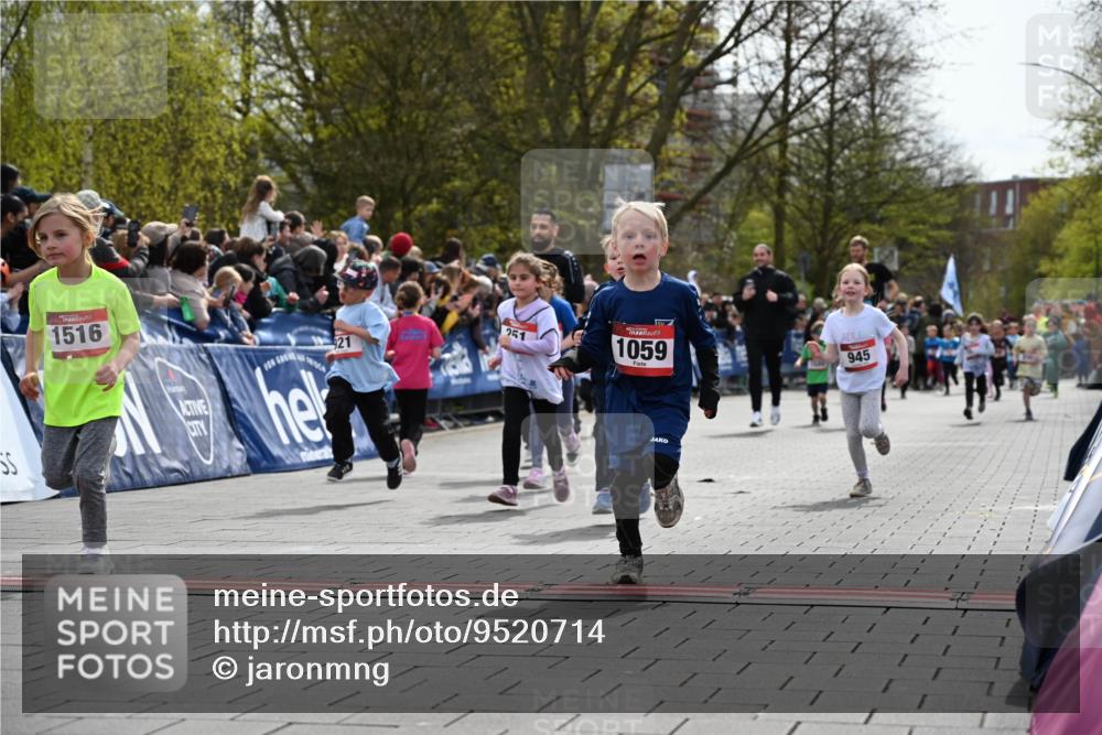 12.04.2026 - 45. Internationalen Wilhelmsburger Insellauf J. Mangold http://msf.ph/oto/9520714 12.04.2026 14:09:41 Ziel 1501, 249, 1059, 1516, 94, 921, 251, 945, 934, 212, 735, 190 meine-sportfotos.de