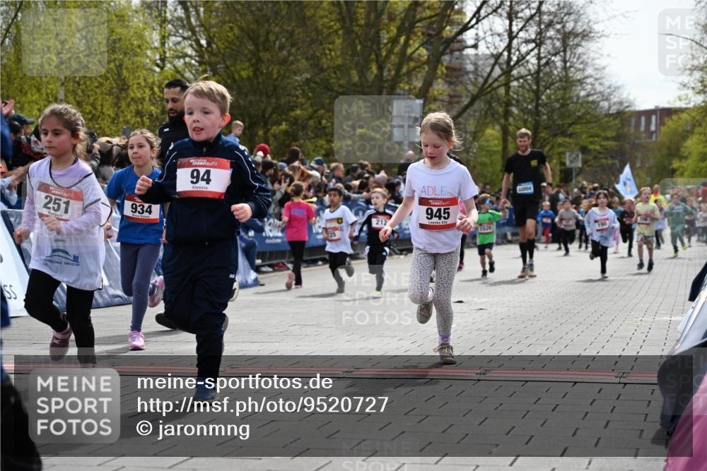 12.04.2026 - 45. Internationalen Wilhelmsburger Insellauf J. Mangold http://msf.ph/oto/9520727 12.04.2026 14:09:42 Ziel 1501, 249, 1059, 1516, 94, 921, 251, 945, 934, 212, 735, 190, 240, 1520 meine-sportfotos.de