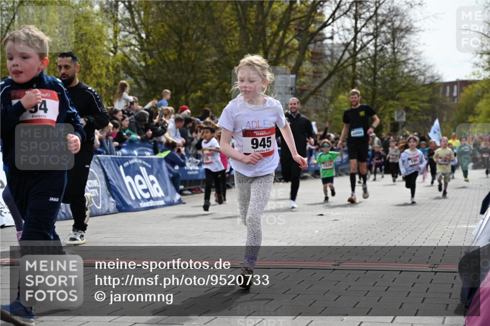 12.04.2026 - 45. Internationalen Wilhelmsburger Insellauf J. Mangold http://msf.ph/oto/9520733 12.04.2026 14:09:43 Ziel 1501, 249, 1059, 1516, 94, 921, 251, 945, 934, 212, 735, 190, 240, 1520 meine-sportfotos.de