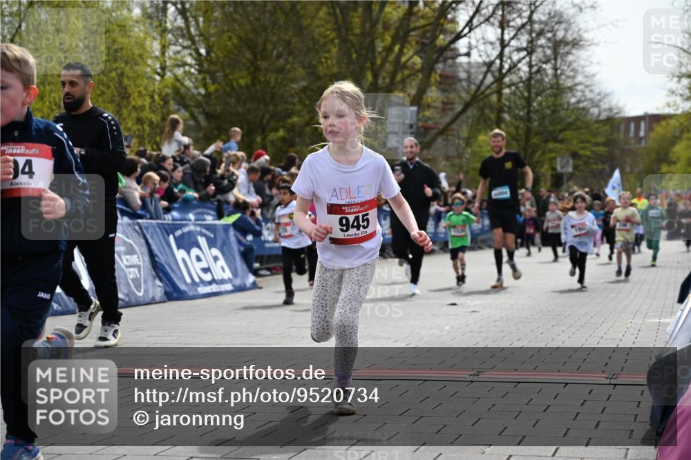 12.04.2026 - 45. Internationalen Wilhelmsburger Insellauf J. Mangold http://msf.ph/oto/9520734 12.04.2026 14:09:43 Ziel 1501, 249, 1059, 1516, 94, 921, 251, 945, 934, 212, 735, 190, 240, 1520 meine-sportfotos.de