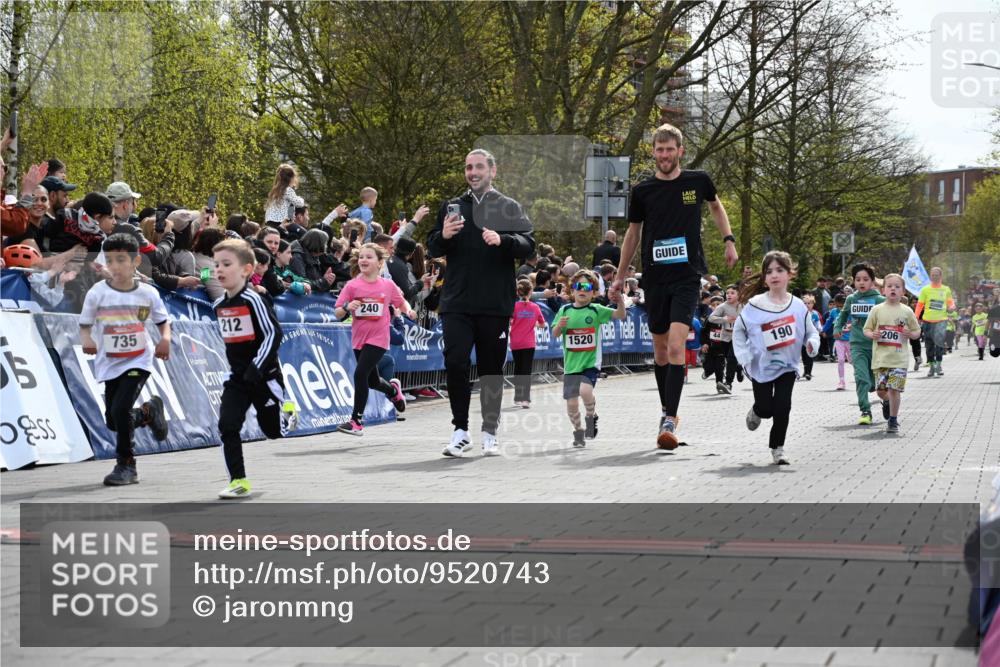 12.04.2026 - 45. Internationalen Wilhelmsburger Insellauf J. Mangold http://msf.ph/oto/9520743 12.04.2026 14:09:45 Ziel 1059, 1516, 94, 921, 251, 945, 934, 212, 735, 190, 240, 1520, 206, 908, 776 meine-sportfotos.de