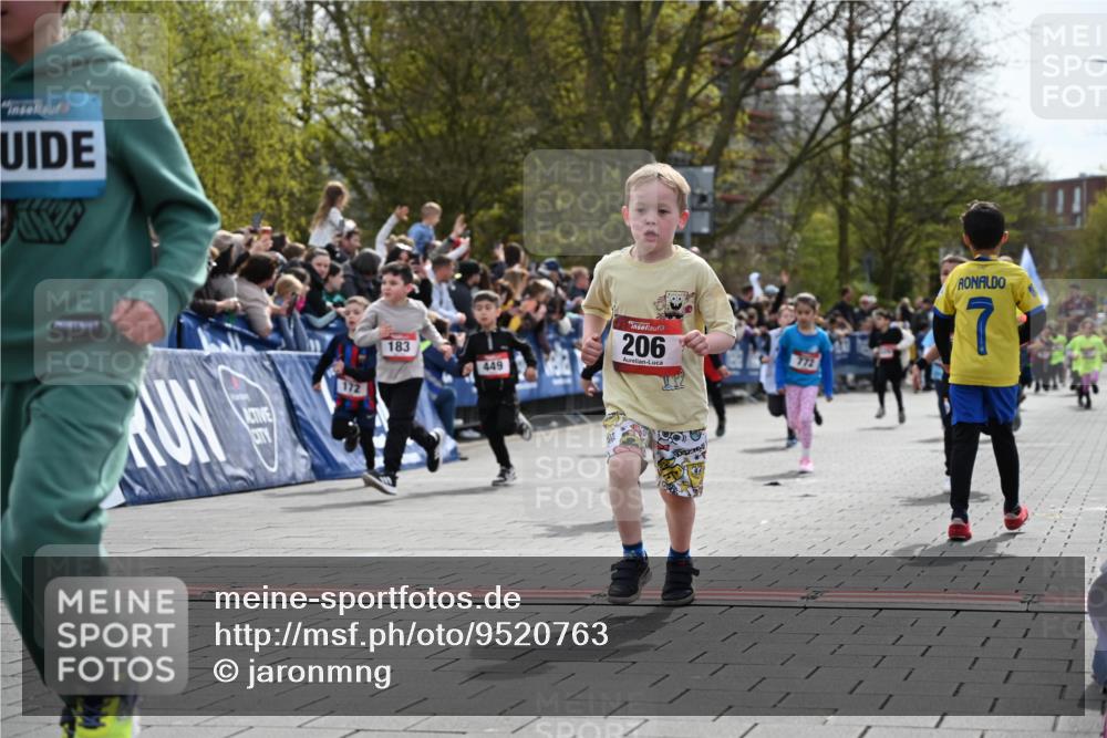 12.04.2026 - 45. Internationalen Wilhelmsburger Insellauf J. Mangold http://msf.ph/oto/9520763 12.04.2026 14:09:48 Ziel 212, 735, 190, 240, 1520, 206, 908, 776, 172, 183, 196, 449, 772, 7, 917, 284, 44 meine-sportfotos.de
