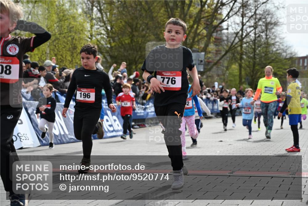 12.04.2026 - 45. Internationalen Wilhelmsburger Insellauf J. Mangold http://msf.ph/oto/9520774 12.04.2026 14:09:50 Ziel 240, 1520, 206, 908, 776, 172, 183, 196, 449, 772, 7, 917, 284, 44, 200, 563, 53, 712, 1512, 1525, 551, 764, 567 meine-sportfotos.de