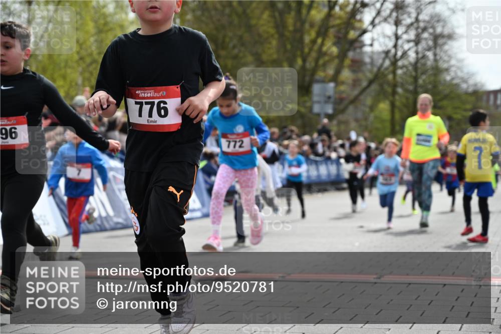 12.04.2026 - 45. Internationalen Wilhelmsburger Insellauf J. Mangold http://msf.ph/oto/9520781 12.04.2026 14:09:51 Ziel 206, 908, 776, 172, 183, 196, 449, 772, 7, 917, 284, 44, 200, 563, 53, 712, 1512, 1525, 551, 764, 567 meine-sportfotos.de