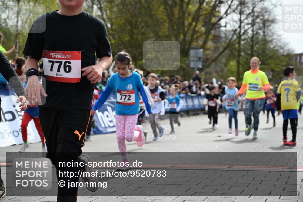12.04.2026 - 45. Internationalen Wilhelmsburger Insellauf J. Mangold http://msf.ph/oto/9520783 12.04.2026 14:09:51 Ziel 206, 908, 776, 172, 183, 196, 449, 772, 7, 917, 284, 44, 200, 563, 53, 712, 1512, 1525, 551, 764, 567 meine-sportfotos.de