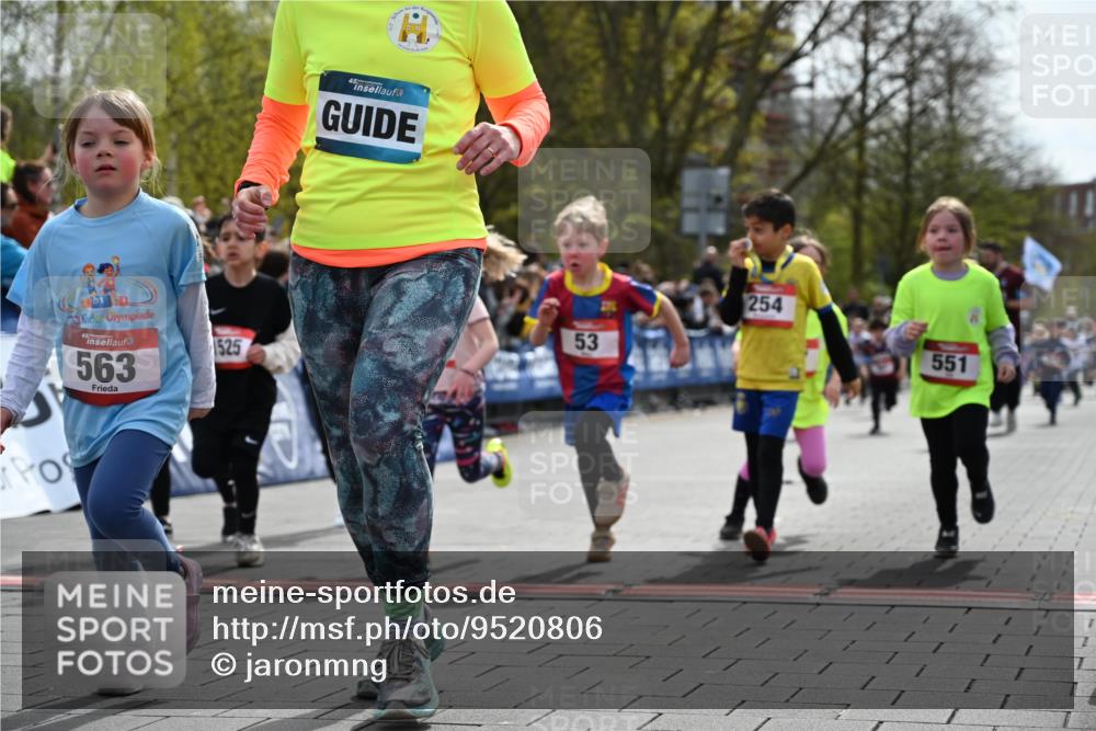 12.04.2026 - 45. Internationalen Wilhelmsburger Insellauf J. Mangold http://msf.ph/oto/9520806 12.04.2026 14:09:54 Ziel 172, 183, 196, 449, 772, 7, 917, 284, 44, 200, 563, 53, 712, 1512, 1525, 551, 764, 567, 720, 719 meine-sportfotos.de