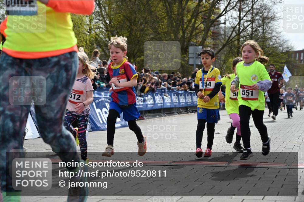 12.04.2026 - 45. Internationalen Wilhelmsburger Insellauf J. Mangold http://msf.ph/oto/9520811 12.04.2026 14:09:54 Ziel 172, 183, 196, 449, 772, 7, 917, 284, 44, 200, 563, 53, 712, 1512, 1525, 551, 764, 567, 720, 719 meine-sportfotos.de