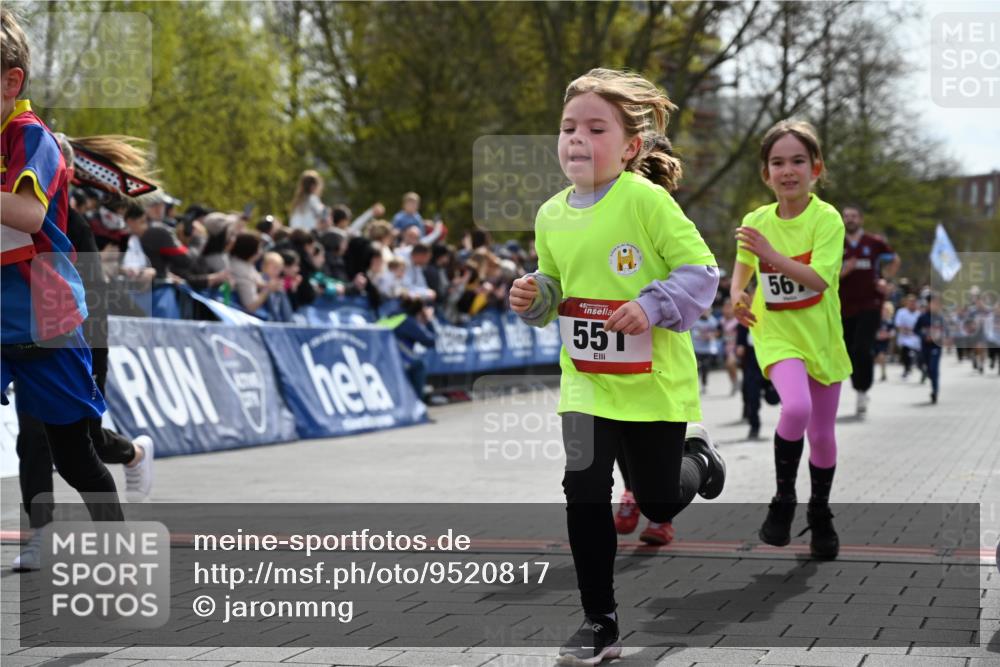 12.04.2026 - 45. Internationalen Wilhelmsburger Insellauf J. Mangold http://msf.ph/oto/9520817 12.04.2026 14:09:55 Ziel 7, 917, 284, 44, 200, 563, 53, 712, 1512, 1525, 551, 764, 567, 720, 719, 907, 158, 268 meine-sportfotos.de