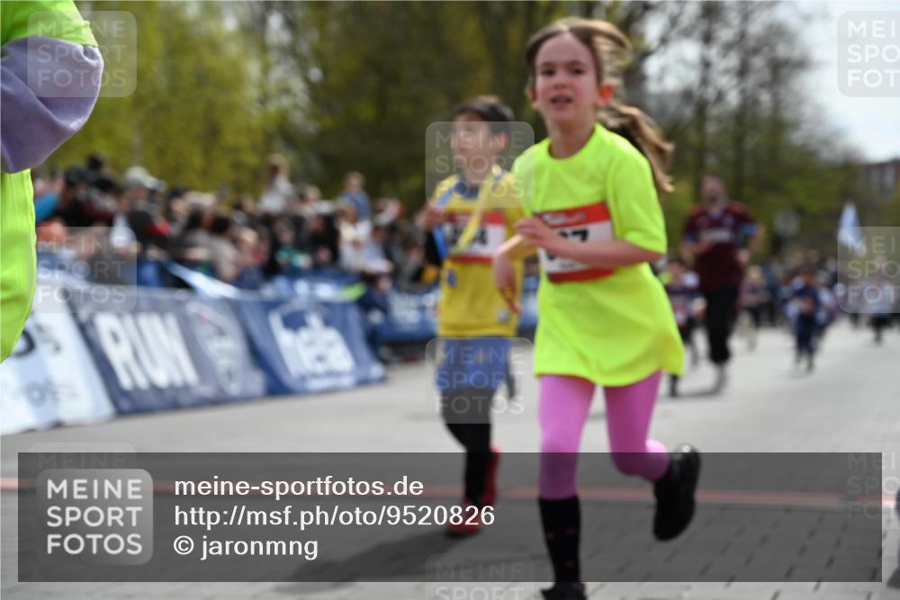 12.04.2026 - 45. Internationalen Wilhelmsburger Insellauf J. Mangold http://msf.ph/oto/9520826 12.04.2026 14:09:56 Ziel 284, 44, 200, 563, 53, 712, 1512, 1525, 551, 764, 567, 720, 719, 907, 158, 268, 543, 721 meine-sportfotos.de