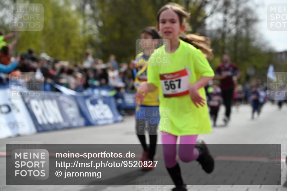 12.04.2026 - 45. Internationalen Wilhelmsburger Insellauf J. Mangold http://msf.ph/oto/9520827 12.04.2026 14:09:56 Ziel 284, 44, 200, 563, 53, 712, 1512, 1525, 551, 764, 567, 720, 719, 907, 158, 268, 543, 721 meine-sportfotos.de