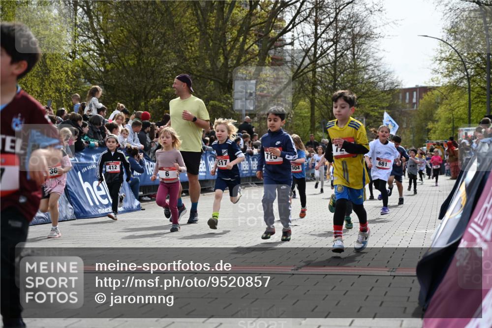 12.04.2026 - 45. Internationalen Wilhelmsburger Insellauf J. Mangold http://msf.ph/oto/9520857 12.04.2026 14:10:00 Ziel 720, 719, 907, 158, 268, 543, 721, 1503, 736, 715, 6, 1504, 412, 681, 640, 248, 441 meine-sportfotos.de