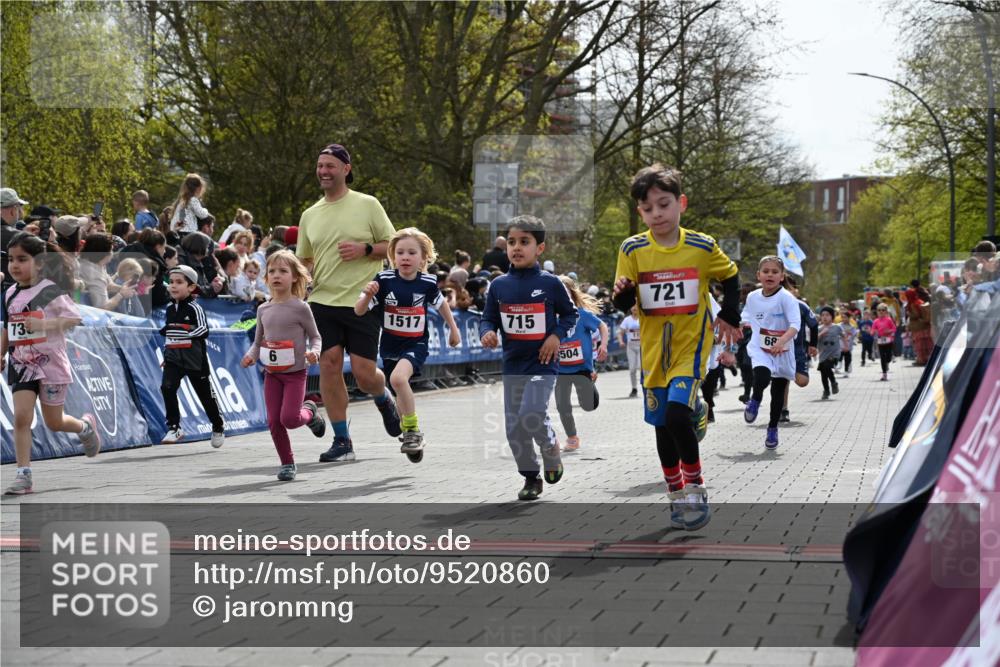 12.04.2026 - 45. Internationalen Wilhelmsburger Insellauf J. Mangold http://msf.ph/oto/9520860 12.04.2026 14:10:00 Ziel 720, 719, 907, 158, 268, 543, 721, 1503, 736, 715, 6, 1504, 412, 681, 640, 248, 441 meine-sportfotos.de