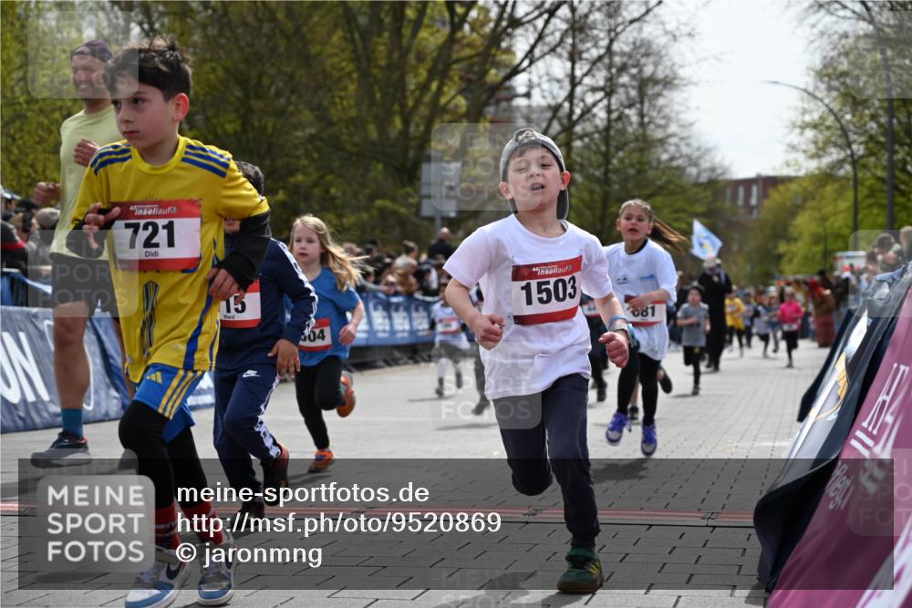 12.04.2026 - 45. Internationalen Wilhelmsburger Insellauf J. Mangold http://msf.ph/oto/9520869 12.04.2026 14:10:01 Ziel 720, 719, 907, 158, 268, 543, 721, 1503, 736, 715, 6, 1504, 412, 681, 640, 248, 441, 723, 119, 186 meine-sportfotos.de