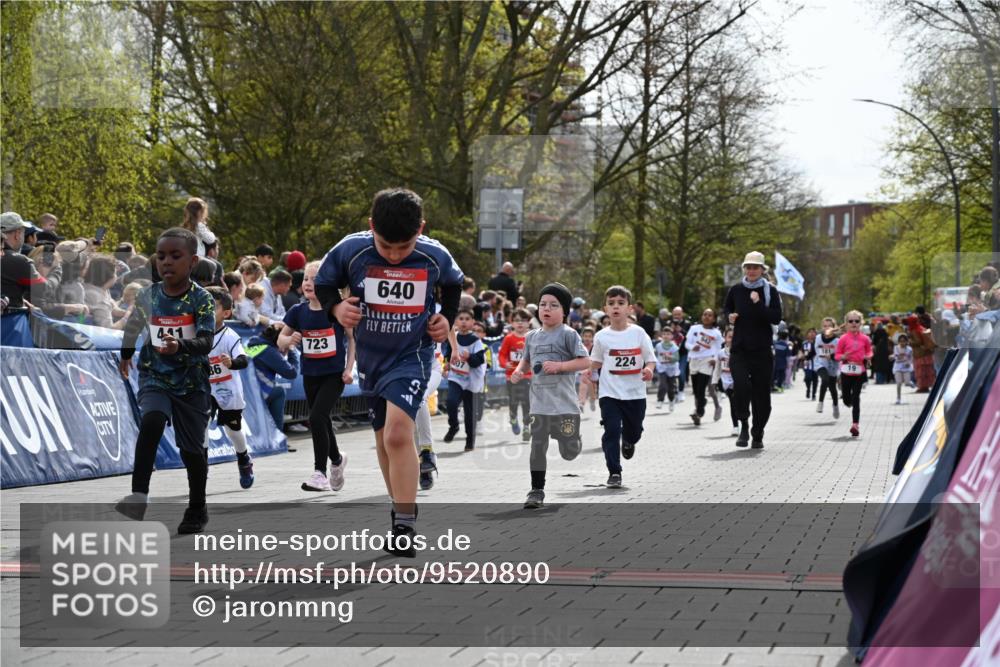 12.04.2026 - 45. Internationalen Wilhelmsburger Insellauf J. Mangold http://msf.ph/oto/9520890 12.04.2026 14:10:04 Ziel 543, 721, 1503, 736, 715, 6, 1504, 412, 681, 640, 248, 441, 723, 119, 186, 224, 745, 207, 920, 770, 182, 19 meine-sportfotos.de