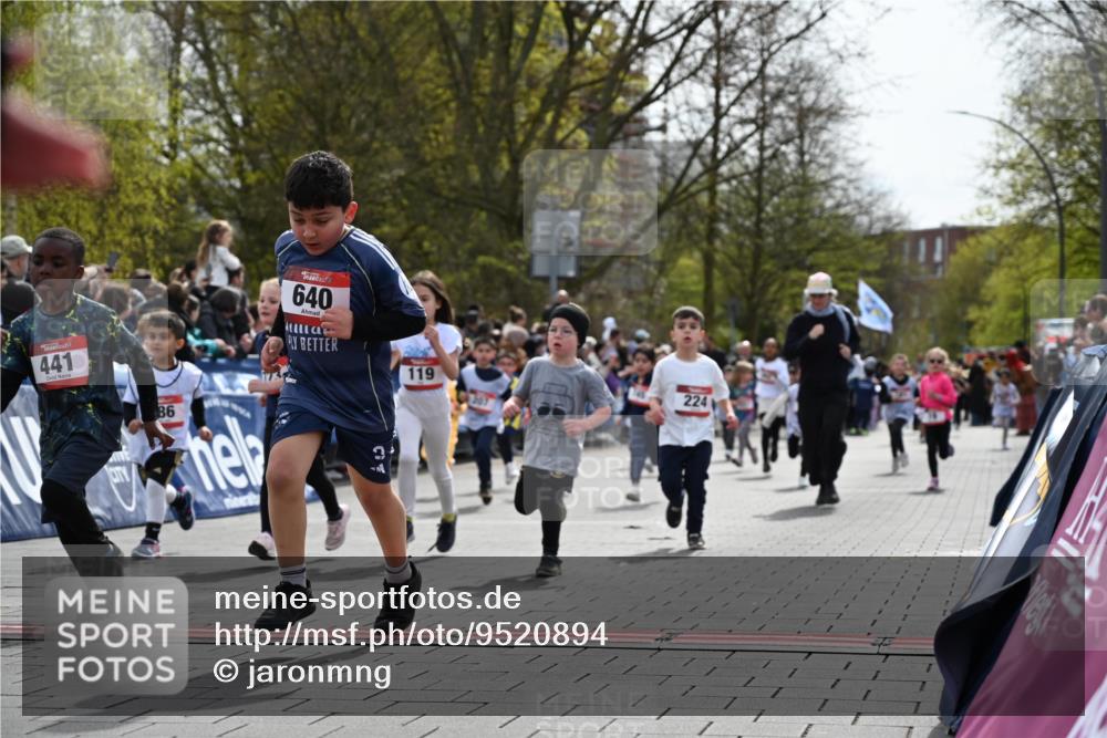12.04.2026 - 45. Internationalen Wilhelmsburger Insellauf J. Mangold http://msf.ph/oto/9520894 12.04.2026 14:10:04 Ziel 543, 721, 1503, 736, 715, 6, 1504, 412, 681, 640, 248, 441, 723, 119, 186, 224, 745, 207, 920, 770, 182, 19 meine-sportfotos.de