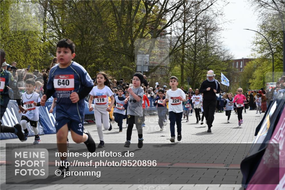 12.04.2026 - 45. Internationalen Wilhelmsburger Insellauf J. Mangold http://msf.ph/oto/9520896 12.04.2026 14:10:05 Ziel 1503, 736, 715, 6, 1504, 412, 681, 640, 248, 441, 723, 119, 186, 224, 745, 207, 920, 770, 182, 19, 913, 181, 529, 942 meine-sportfotos.de