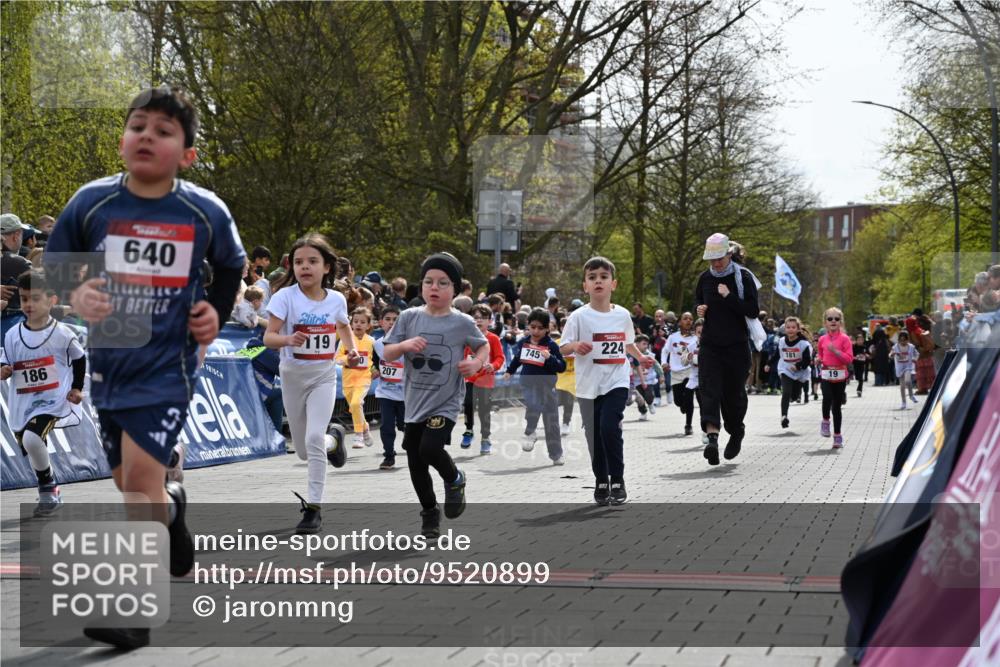 12.04.2026 - 45. Internationalen Wilhelmsburger Insellauf J. Mangold http://msf.ph/oto/9520899 12.04.2026 14:10:05 Ziel 1503, 736, 715, 6, 1504, 412, 681, 640, 248, 441, 723, 119, 186, 224, 745, 207, 920, 770, 182, 19, 913, 181, 529, 942 meine-sportfotos.de