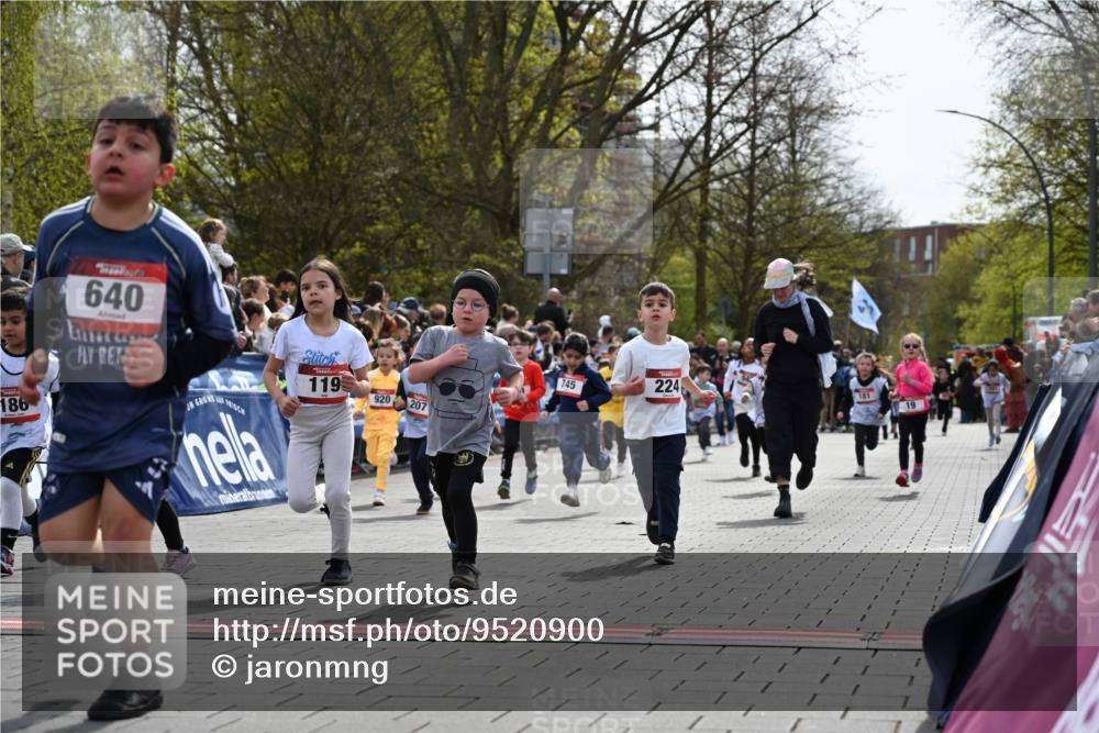 12.04.2026 - 45. Internationalen Wilhelmsburger Insellauf J. Mangold http://msf.ph/oto/9520900 12.04.2026 14:10:05 Ziel 1503, 736, 715, 6, 1504, 412, 681, 640, 248, 441, 723, 119, 186, 224, 745, 207, 920, 770, 182, 19, 913, 181, 529, 942 meine-sportfotos.de