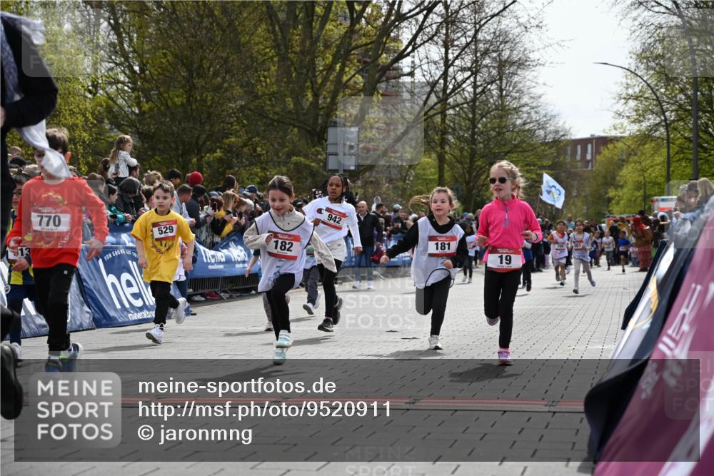 12.04.2026 - 45. Internationalen Wilhelmsburger Insellauf J. Mangold http://msf.ph/oto/9520911 12.04.2026 14:10:08 Ziel 640, 248, 441, 723, 119, 186, 224, 745, 207, 920, 770, 182, 19, 913, 181, 529, 942, 157, 1518, 192 meine-sportfotos.de