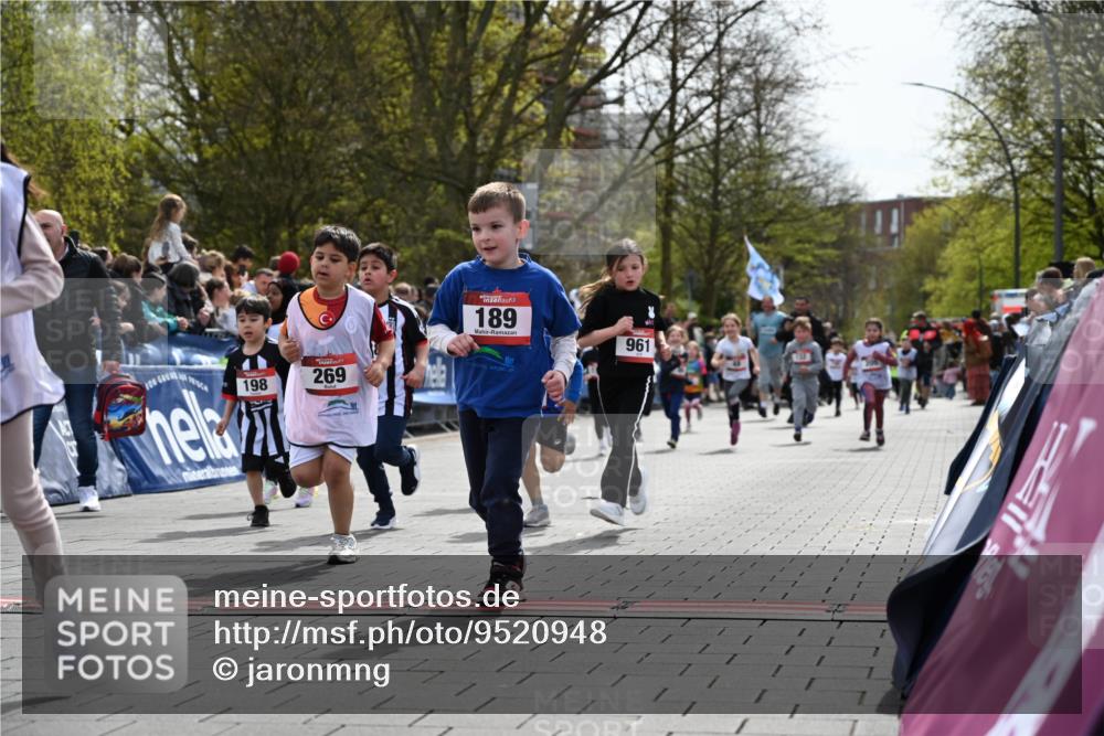 12.04.2026 - 45. Internationalen Wilhelmsburger Insellauf J. Mangold http://msf.ph/oto/9520948 12.04.2026 14:10:15 Ziel 192, 946, 738, 201, 189, 269, 1524, 961, 938, 198, 932, 639, 205, 153, 48 meine-sportfotos.de