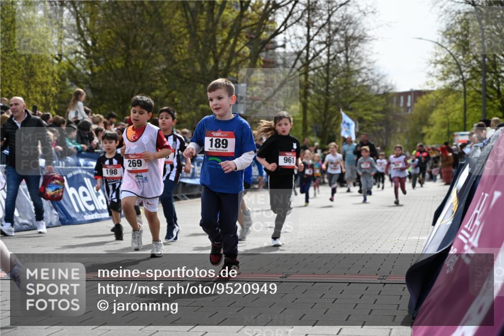 12.04.2026 - 45. Internationalen Wilhelmsburger Insellauf J. Mangold http://msf.ph/oto/9520949 12.04.2026 14:10:15 Ziel 192, 946, 738, 201, 189, 269, 1524, 961, 938, 198, 932, 639, 205, 153, 48 meine-sportfotos.de