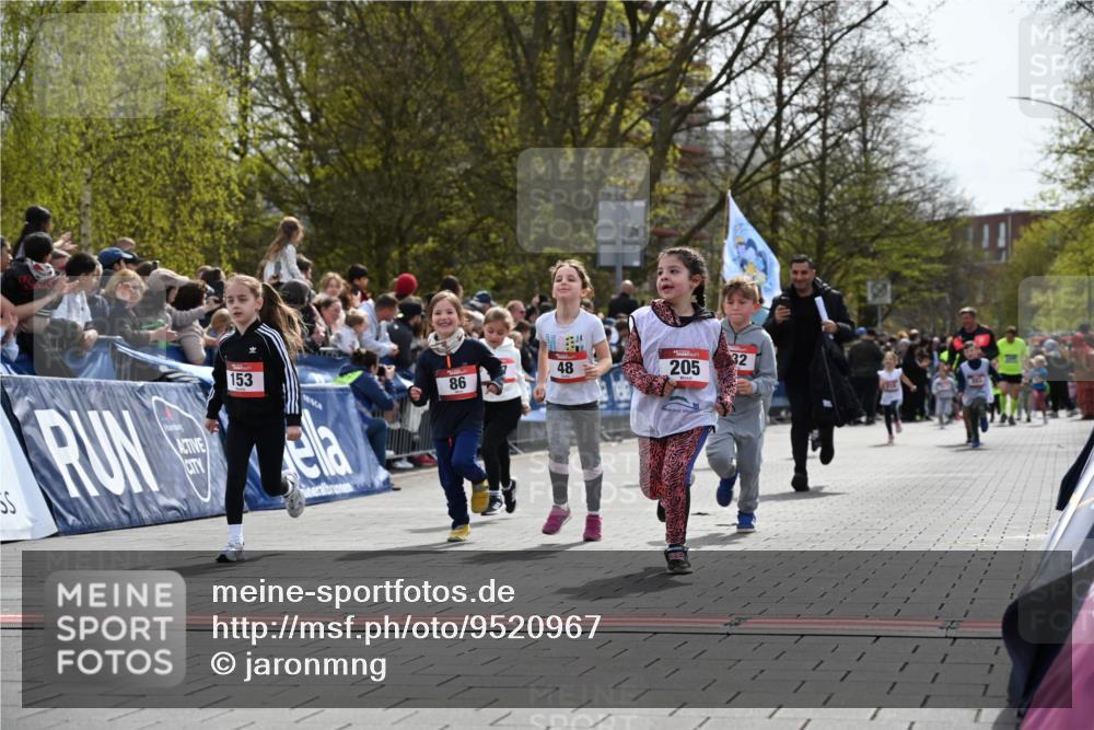 12.04.2026 - 45. Internationalen Wilhelmsburger Insellauf J. Mangold http://msf.ph/oto/9520967 12.04.2026 14:10:19 Ziel 189, 269, 1524, 961, 938, 198, 932, 639, 205, 153, 48, 86, 132, 417, 60 meine-sportfotos.de