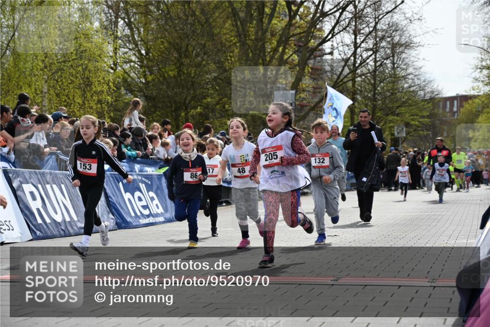 12.04.2026 - 45. Internationalen Wilhelmsburger Insellauf J. Mangold http://msf.ph/oto/9520970 12.04.2026 14:10:19 Ziel 189, 269, 1524, 961, 938, 198, 932, 639, 205, 153, 48, 86, 132, 417, 60 meine-sportfotos.de