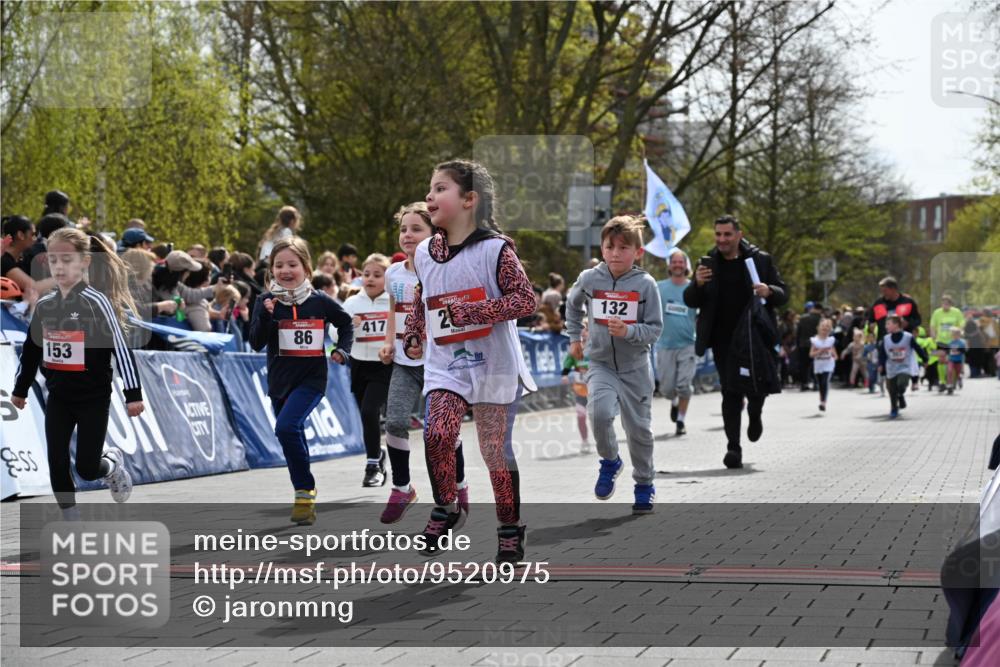 12.04.2026 - 45. Internationalen Wilhelmsburger Insellauf J. Mangold http://msf.ph/oto/9520975 12.04.2026 14:10:19 Ziel 189, 269, 1524, 961, 938, 198, 932, 639, 205, 153, 48, 86, 132, 417, 60 meine-sportfotos.de