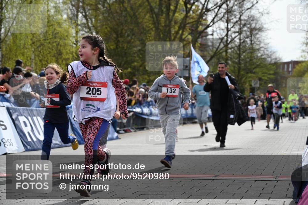 12.04.2026 - 45. Internationalen Wilhelmsburger Insellauf J. Mangold http://msf.ph/oto/9520980 12.04.2026 14:10:20 Ziel 1524, 961, 938, 198, 932, 639, 205, 153, 48, 86, 132, 417, 60, 746, 664 meine-sportfotos.de