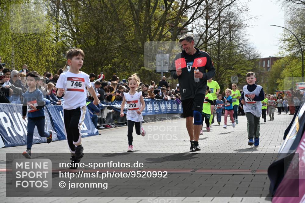 12.04.2026 - 45. Internationalen Wilhelmsburger Insellauf J. Mangold http://msf.ph/oto/9520992 12.04.2026 14:10:24 Ziel 86, 132, 417, 60, 746, 664, 218, 203, 633, 963 meine-sportfotos.de