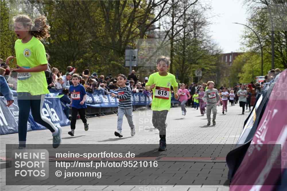 12.04.2026 - 45. Internationalen Wilhelmsburger Insellauf J. Mangold http://msf.ph/oto/9521016 12.04.2026 14:10:31 Ziel 963, 1513, 909, 708, 615, 184, 187, 42, 706, 246, 243 meine-sportfotos.de