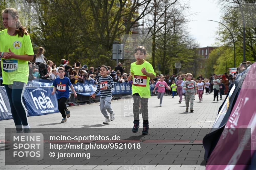 12.04.2026 - 45. Internationalen Wilhelmsburger Insellauf J. Mangold http://msf.ph/oto/9521018 12.04.2026 14:10:31 Ziel 963, 1513, 909, 708, 615, 184, 187, 42, 706, 246, 243 meine-sportfotos.de