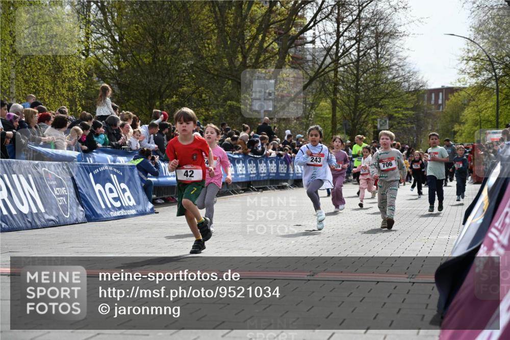 12.04.2026 - 45. Internationalen Wilhelmsburger Insellauf J. Mangold http://msf.ph/oto/9521034 12.04.2026 14:10:33 Ziel 1513, 909, 708, 615, 184, 187, 42, 706, 246, 243, 717, 724, 929 meine-sportfotos.de