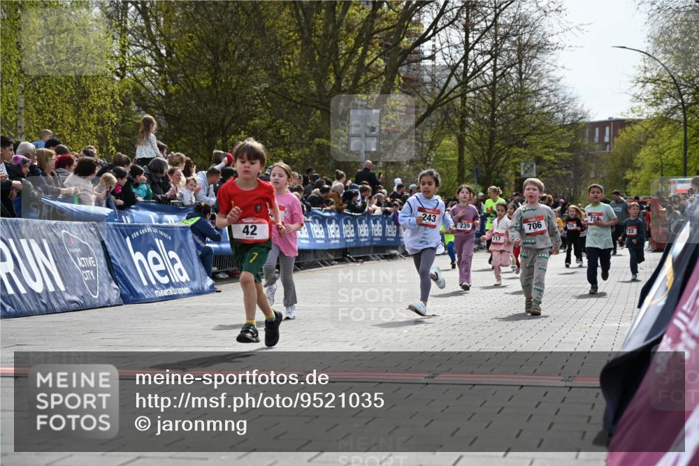 12.04.2026 - 45. Internationalen Wilhelmsburger Insellauf J. Mangold http://msf.ph/oto/9521035 12.04.2026 14:10:33 Ziel 1513, 909, 708, 615, 184, 187, 42, 706, 246, 243, 717, 724, 929 meine-sportfotos.de