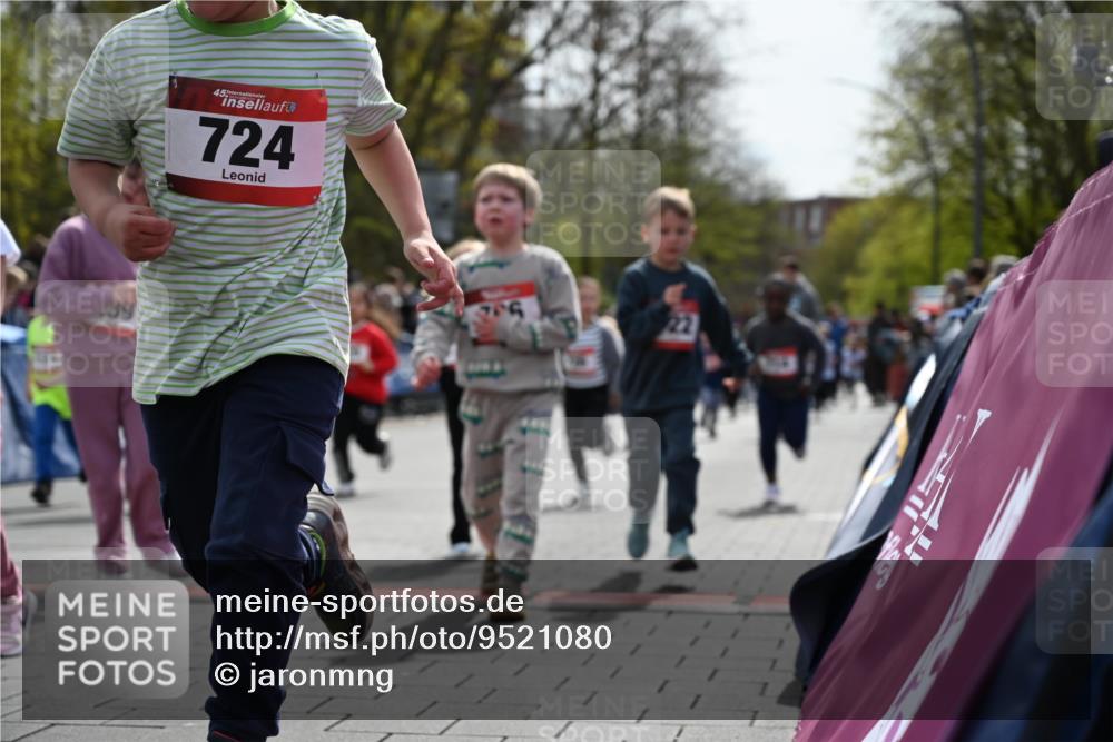 12.04.2026 - 45. Internationalen Wilhelmsburger Insellauf J. Mangold http://msf.ph/oto/9521080 12.04.2026 14:10:38 Ziel 42, 706, 246, 243, 717, 724, 929, 722, 239, 704, 725, 1521, 714, 726, 229 meine-sportfotos.de
