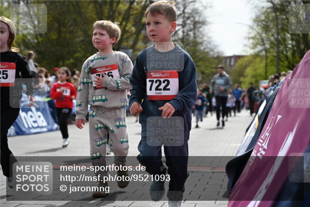 12.04.2026 - 45. Internationalen Wilhelmsburger Insellauf J. Mangold http://msf.ph/oto/9521093 12.04.2026 14:10:40 Ziel 717, 724, 929, 722, 239, 704, 725, 1521, 714, 726, 229, 553, 204, 705, 645 meine-sportfotos.de