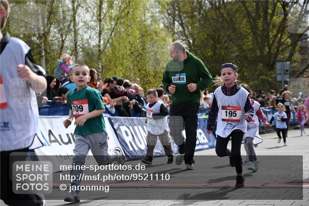 12.04.2026 - 45. Internationalen Wilhelmsburger Insellauf J. Mangold http://msf.ph/oto/9521110 12.04.2026 14:10:48 Ziel 705, 645, 910, 613, 789, 202, 709, 195, 912, 188, 430, 210, 701, 699, 703 meine-sportfotos.de
