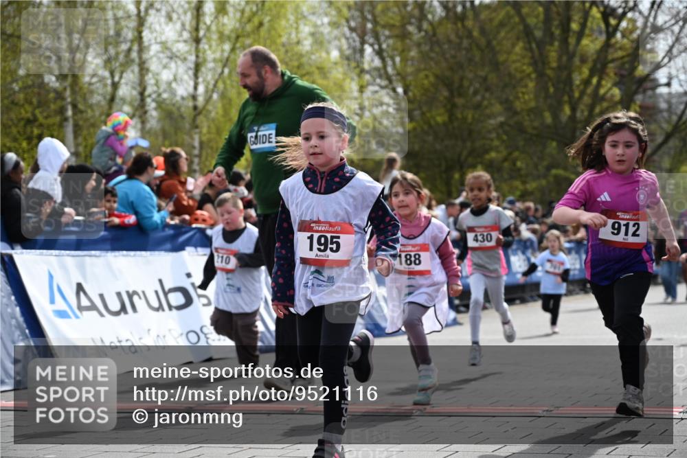 12.04.2026 - 45. Internationalen Wilhelmsburger Insellauf J. Mangold http://msf.ph/oto/9521116 12.04.2026 14:10:48 Ziel 705, 645, 910, 613, 789, 202, 709, 195, 912, 188, 430, 210, 701, 699, 703 meine-sportfotos.de