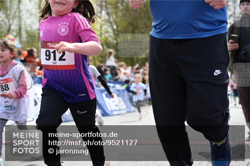 12.04.2026 - 45. Internationalen Wilhelmsburger Insellauf J. Mangold http://msf.ph/oto/9521127 12.04.2026 14:10:49 Ziel 910, 613, 789, 202, 709, 195, 912, 188, 430, 210, 701, 699, 703 meine-sportfotos.de