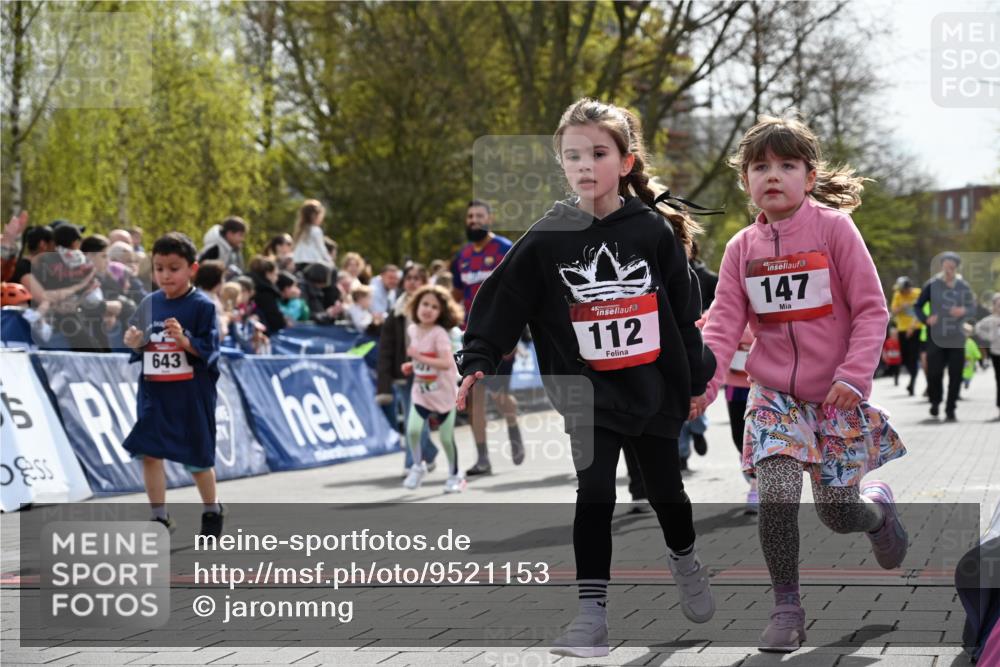 12.04.2026 - 45. Internationalen Wilhelmsburger Insellauf J. Mangold http://msf.ph/oto/9521153 12.04.2026 14:10:55 Ziel 701, 699, 703, 54, 147, 112, 643, 1514, 1526 meine-sportfotos.de