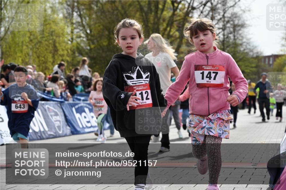 12.04.2026 - 45. Internationalen Wilhelmsburger Insellauf J. Mangold http://msf.ph/oto/9521157 12.04.2026 14:10:56 Ziel 699, 703, 54, 147, 112, 643, 1514, 1526, 700, 707 meine-sportfotos.de