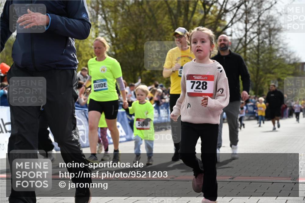 12.04.2026 - 45. Internationalen Wilhelmsburger Insellauf J. Mangold http://msf.ph/oto/9521203 12.04.2026 14:11:03 Ziel 1526, 700, 707, 727, 57, 728, 584, 568, 914 meine-sportfotos.de