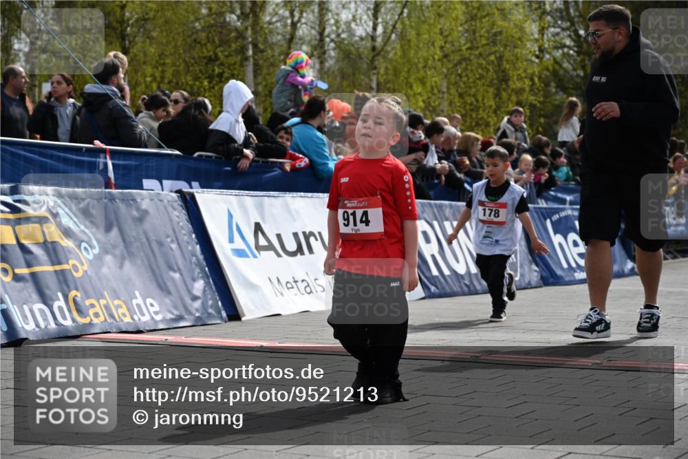 12.04.2026 - 45. Internationalen Wilhelmsburger Insellauf J. Mangold http://msf.ph/oto/9521213 12.04.2026 14:11:09 Ziel 914, 178, 630, 43 meine-sportfotos.de