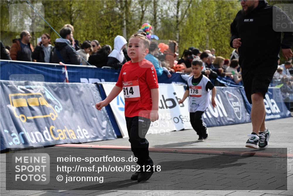 12.04.2026 - 45. Internationalen Wilhelmsburger Insellauf J. Mangold http://msf.ph/oto/9521218 12.04.2026 14:11:09 Ziel 914, 178, 630, 43 meine-sportfotos.de
