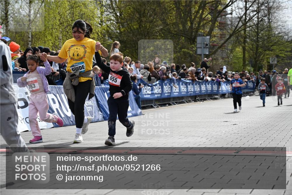 12.04.2026 - 45. Internationalen Wilhelmsburger Insellauf J. Mangold http://msf.ph/oto/9521266 12.04.2026 14:11:22 Ziel 718, 962, 702, 655, 783 meine-sportfotos.de