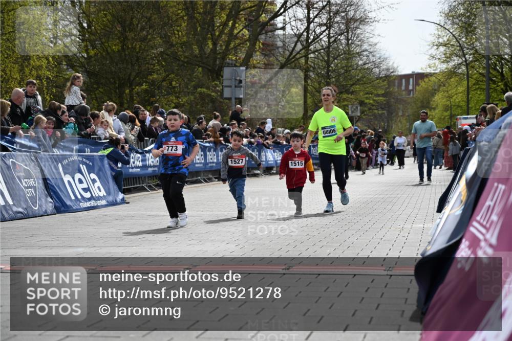 12.04.2026 - 45. Internationalen Wilhelmsburger Insellauf J. Mangold http://msf.ph/oto/9521278 12.04.2026 14:11:25 Ziel 655, 783, 773, 1527, 1515 meine-sportfotos.de