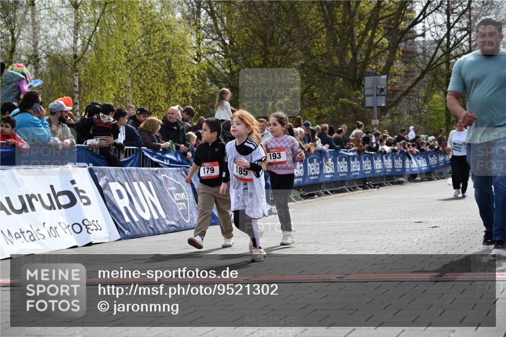 12.04.2026 - 45. Internationalen Wilhelmsburger Insellauf J. Mangold http://msf.ph/oto/9521302 12.04.2026 14:11:36 Ziel 185, 193, 179 meine-sportfotos.de